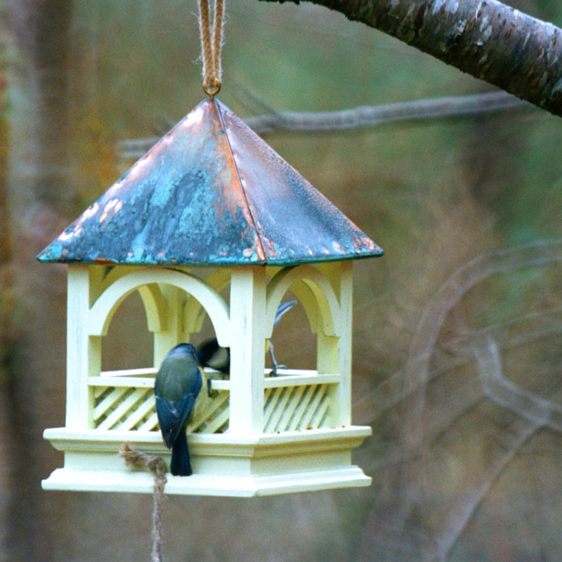 Hanging bempton bird table