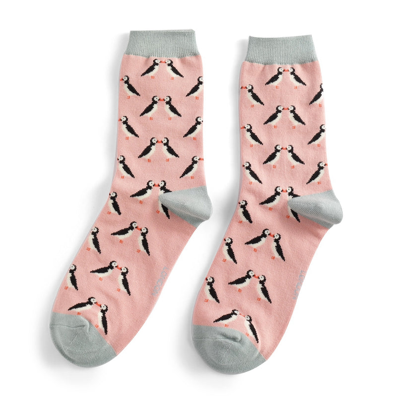 Ladies kissing puffins socks - dusty pink