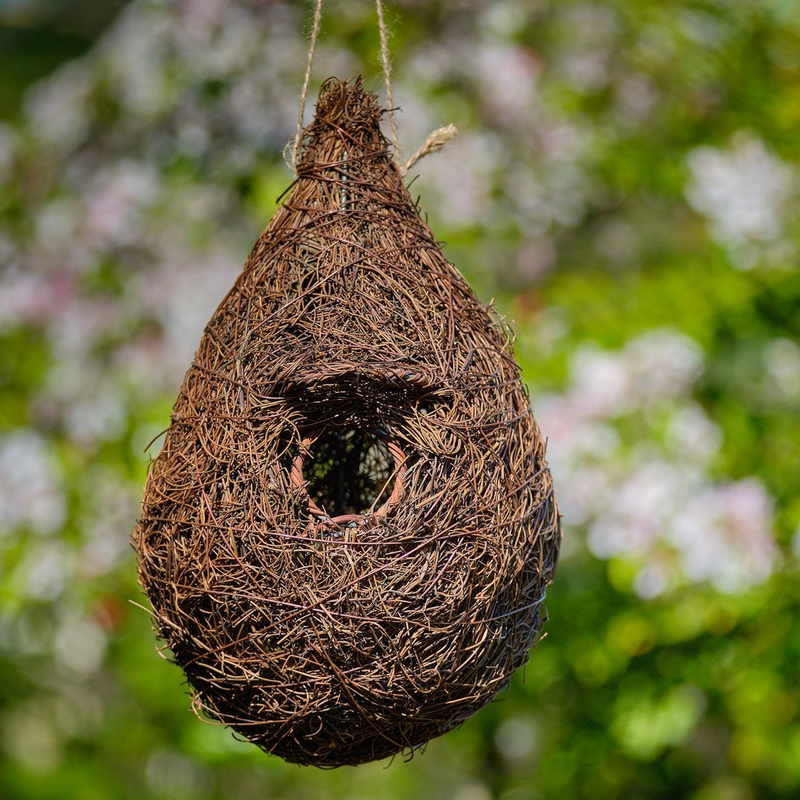 Giant roost nest pocket