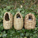 Oval roosting nest pocket